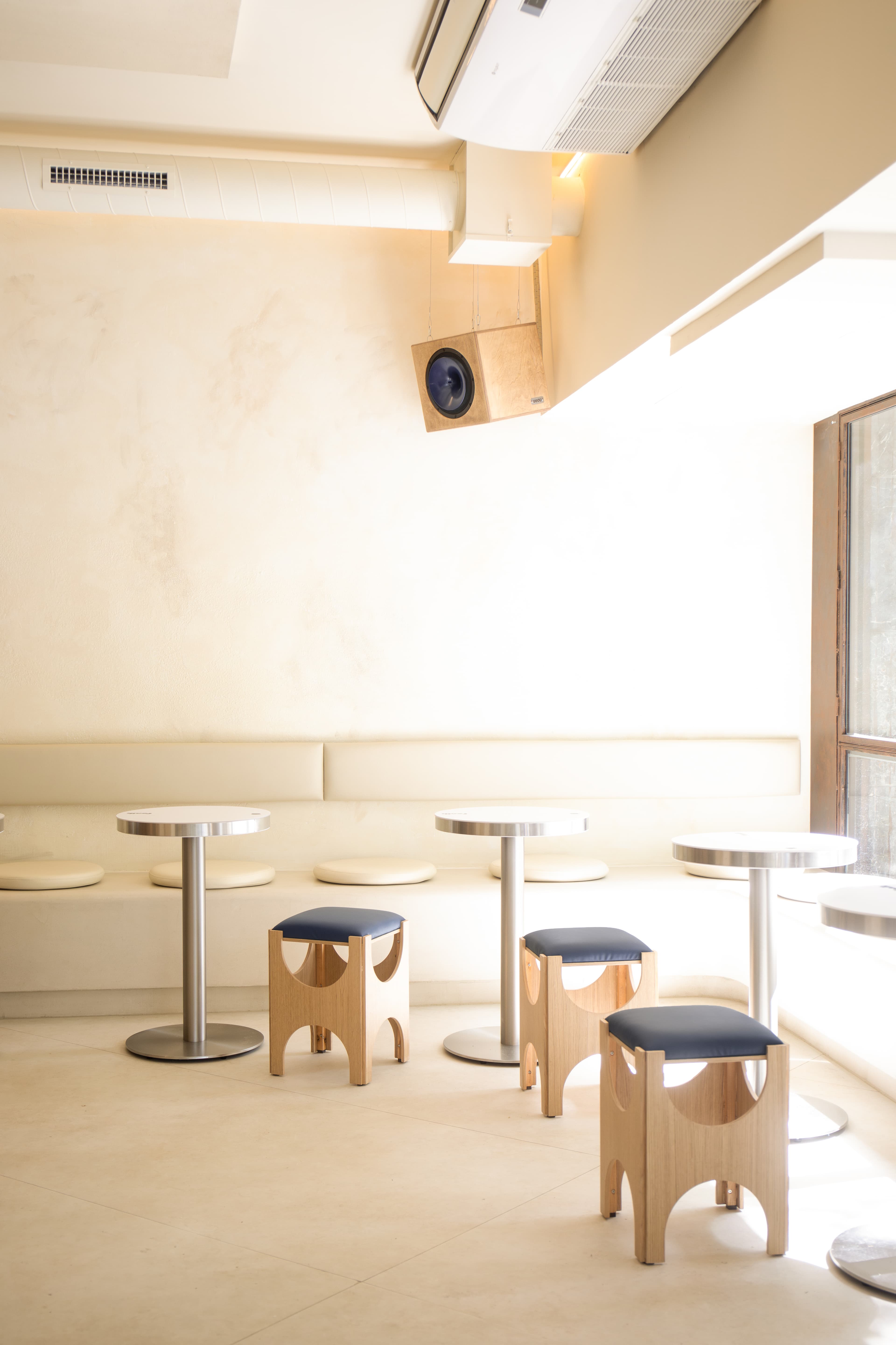 Fonik — room view